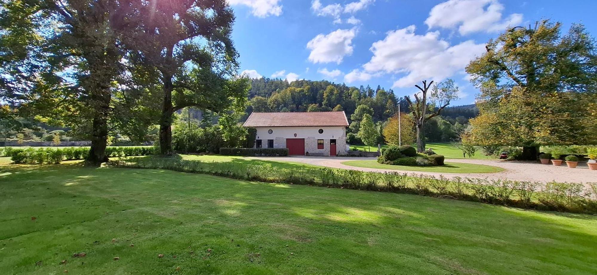 Chateau De Maillat Exterior photo